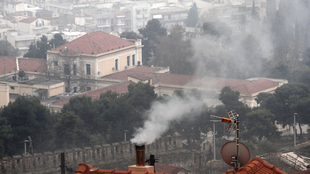 «Ενα τζάκι σε 4 ώρες ρυπαίνει όσο 1.000 οχήματα»